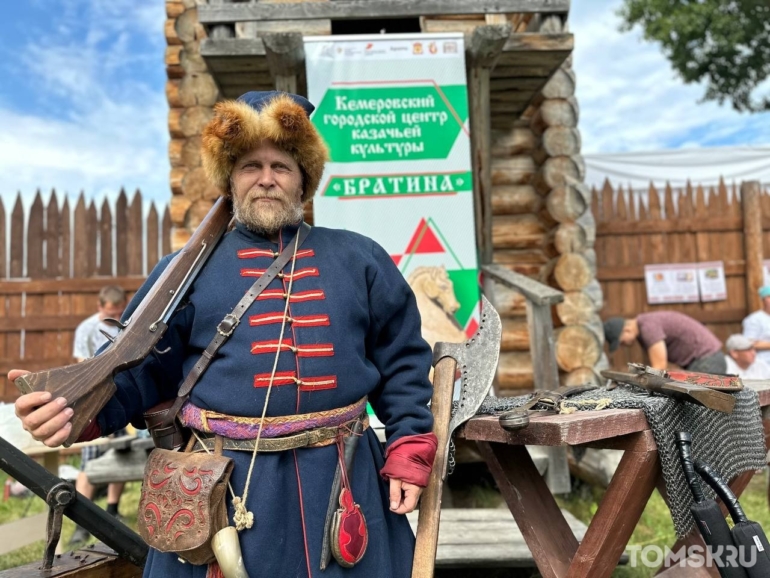 Казачий обряд, скачки и национальные блюда: в селе Кривошеино проходит фестиваль «Братина»