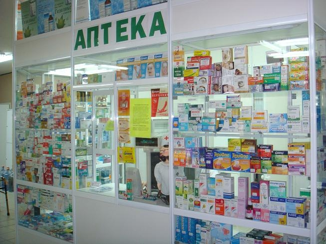 «Врачи разучились выписывать рецепты»: эксперты о том, как аптеки разгружают медиков