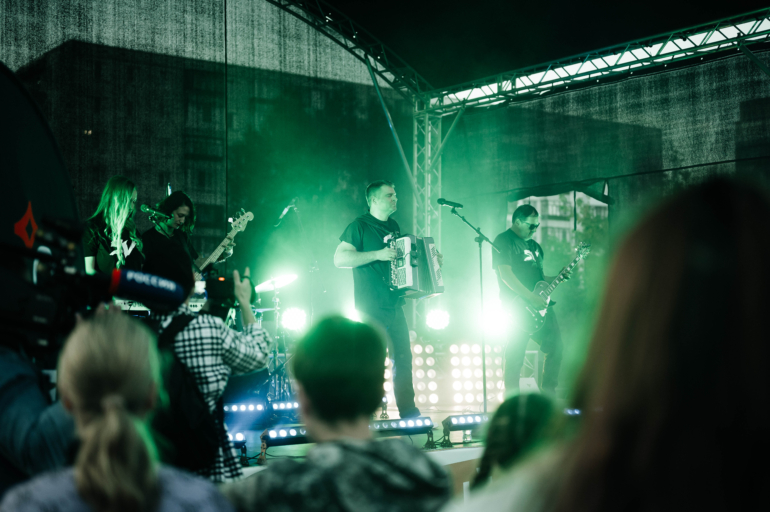 Светленцы зажгли под «рокот космодрома» на музыкальном фестивале от «Сибагро»