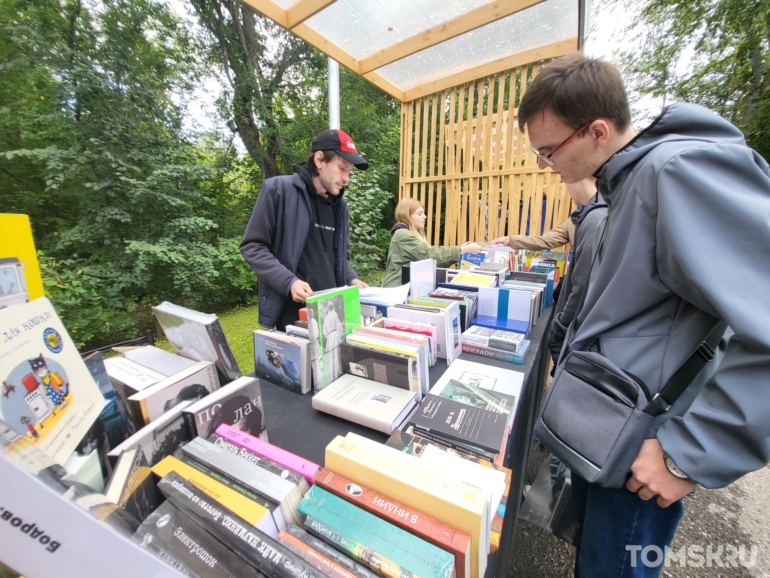 В Томске начал свою работу второй фестиваль искусства и чтения «ТОМ»