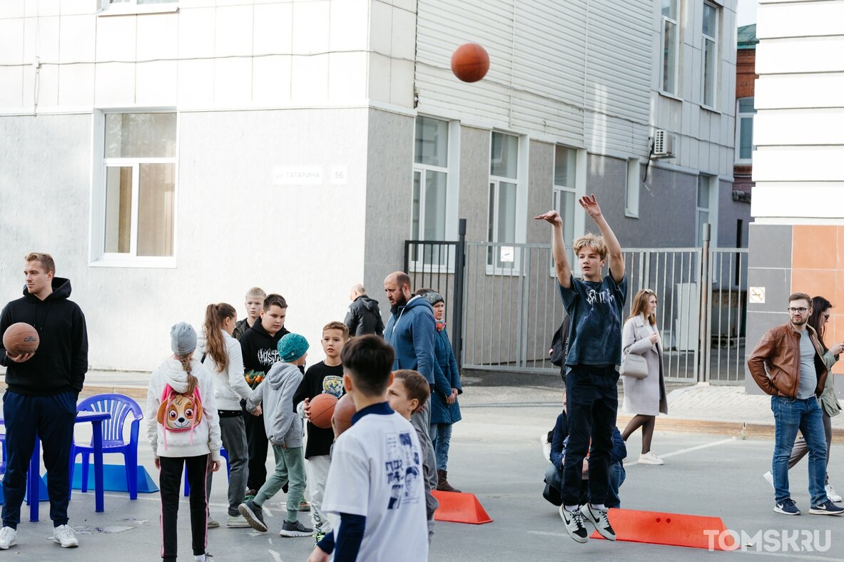 Томск репортаж. Наградион томск. Чемпионат россии по ледолазанию 2021. Чемпионат россии по ледолазанию 2021. Томск репортаж.