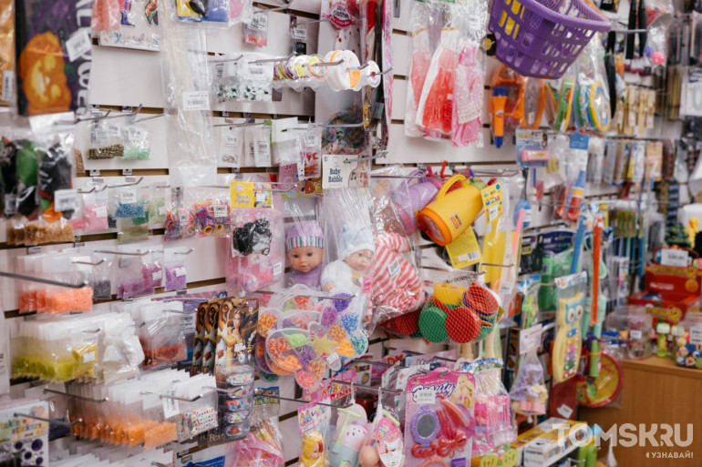 Гусь Обнимусь, электронные поп-ИТы и товары к празднику: владельцы томского магазина игрушек – о детских трендах и бизнесе в этой сфере
