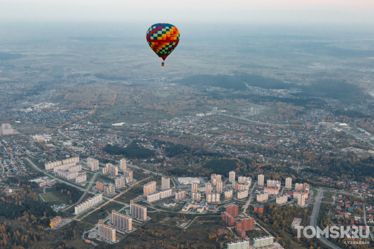 Спасались от жары или смотрели на воздушные шары: лучшие фоторепортажи Tomsk.ru в 2023 году