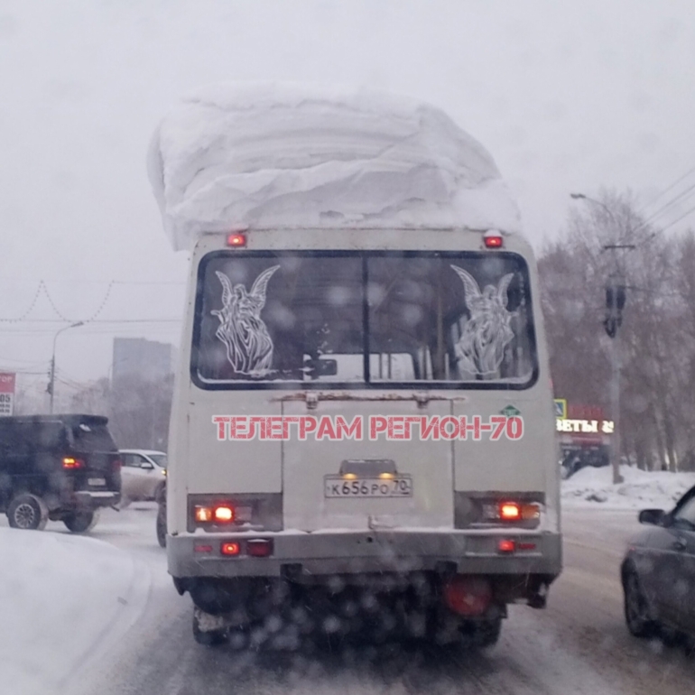 Мастера томской парковки: айсберг на дороге или привычные горести