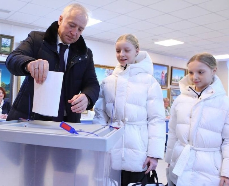 Глава Томской области и мэр Томска проголосовали на президентских выборах