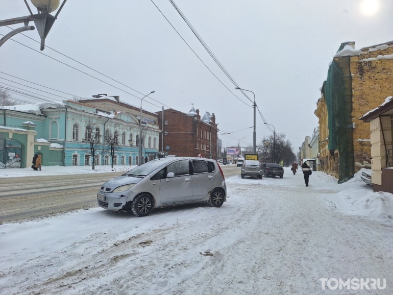 Мастера томской парковки: царство фур или помехи на тротуаре