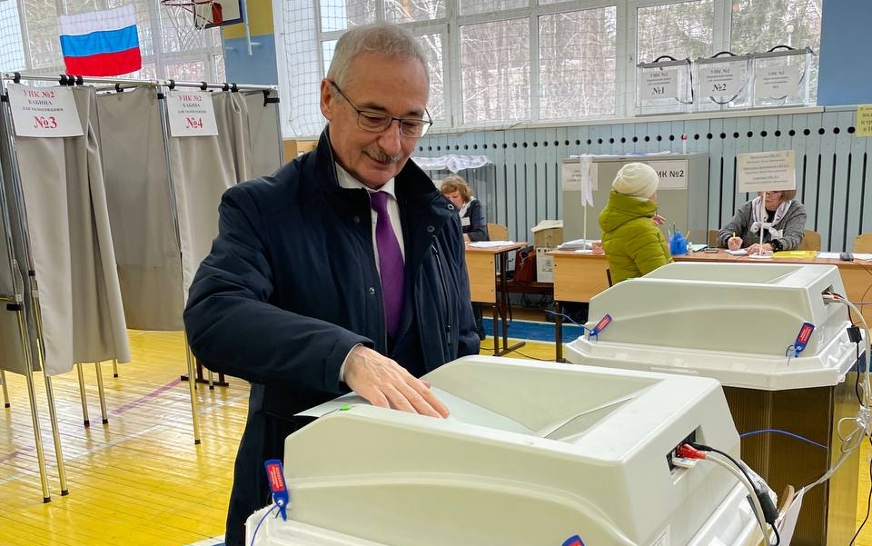 Заместители губернатора Томской области голосуют на президентских выборах
