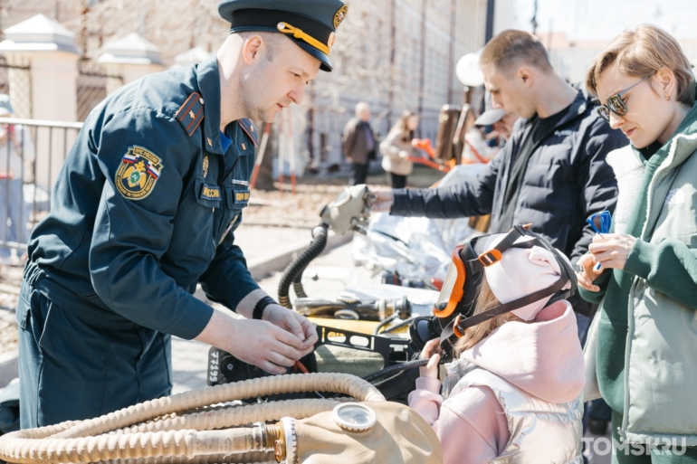 Модерн и ретро: в Томске прошла выставка пожарной техники