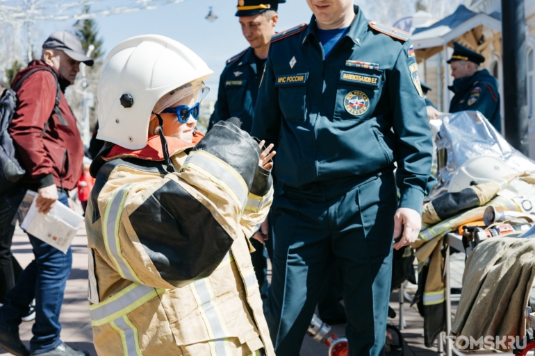 Модерн и ретро: в Томске прошла выставка пожарной техники