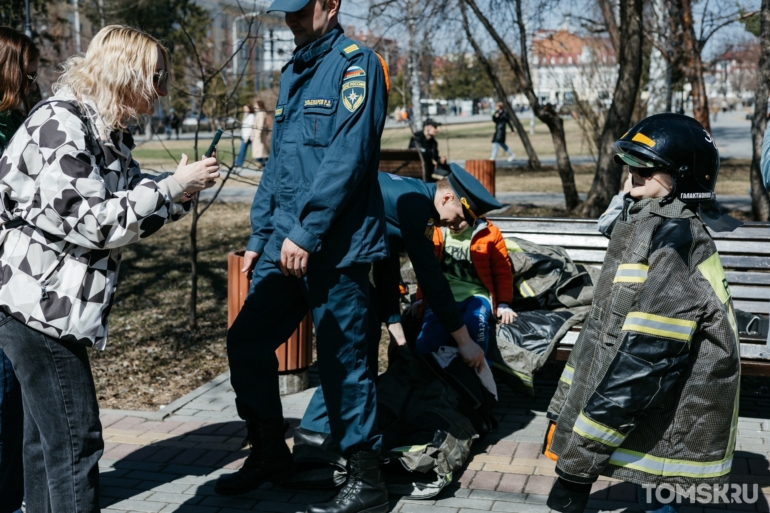 Модерн и ретро: в Томске прошла выставка пожарной техники