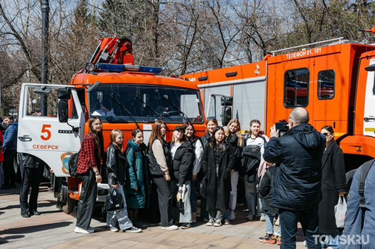 Модерн и ретро: в Томске прошла выставка пожарной техники