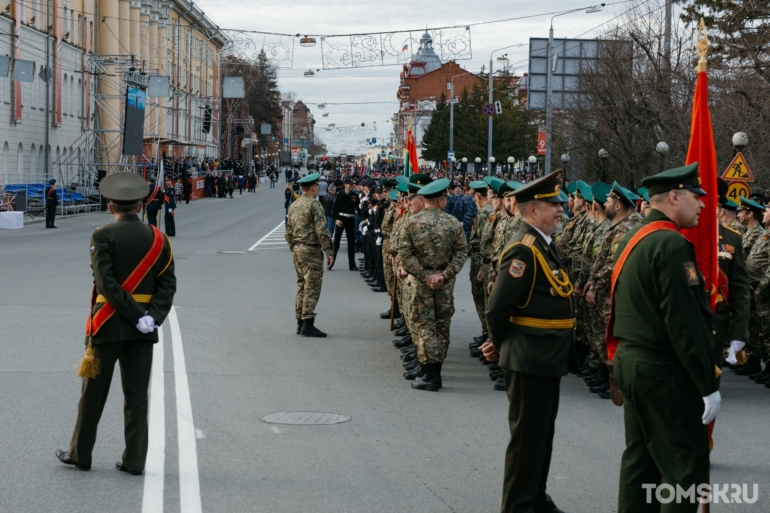 В Томске прошла генеральная репетиция парада Победы. Фоторепортаж Tomsk.ru