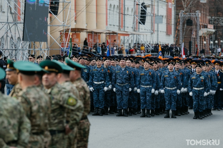 В Томске прошла генеральная репетиция парада Победы. Фоторепортаж Tomsk.ru