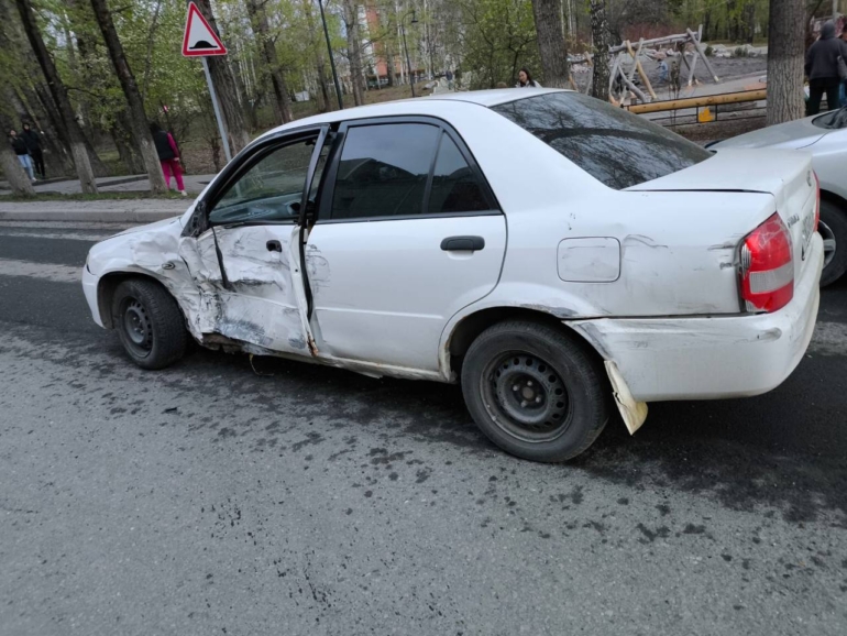 Четыре автомобиля столкнулись в Томске, двое травмированы
