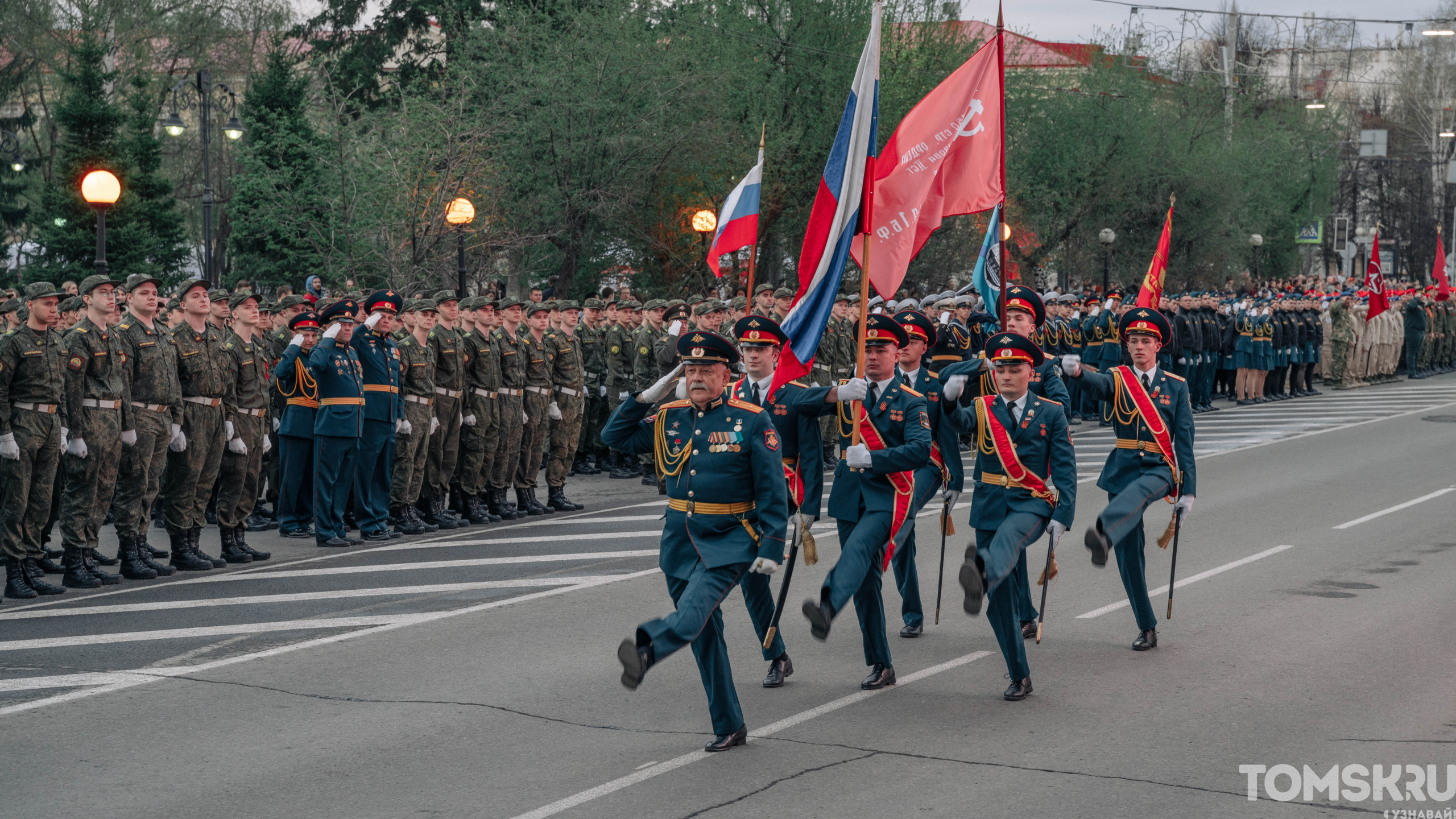 Улыбки и собранность: как в Томске прошла репетиция парада Победы