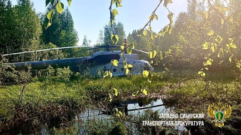 В Томской области из-за неисправности сел вертолет с 20 людьми на борту