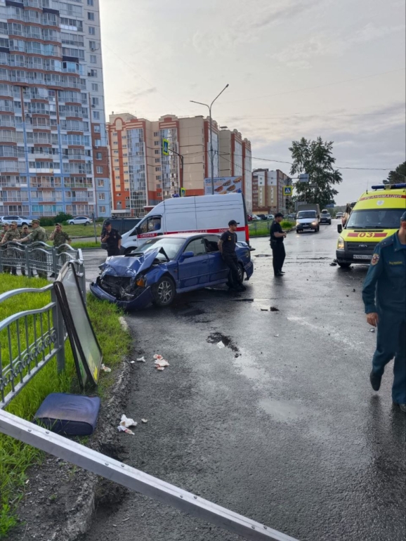 В Северске перевернулась маршрутка с шестью пассажирами (обновлено)