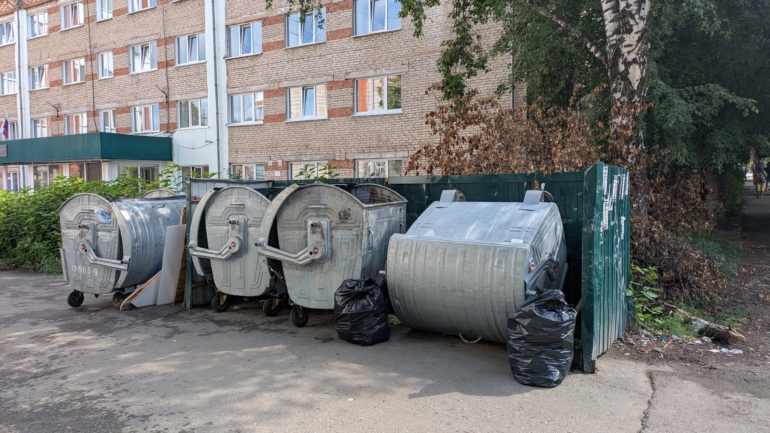 Свалки у контейнерных площадок — томский антитренд этого лета