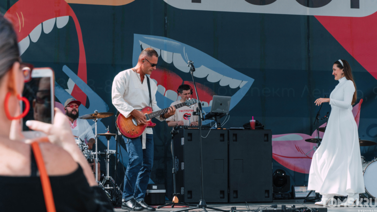 Фоторепортаж: рекордная шаурма и гастро-битвы собрали тысячи томичей на «ЕСТЬ ФЕСТ»