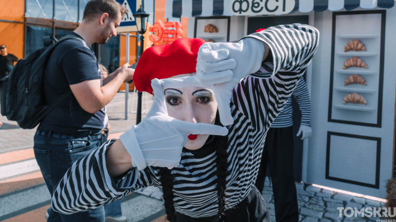 Фоторепортаж: рекордная шаурма и гастро-битвы собрали тысячи томичей на «ЕСТЬ ФЕСТ»