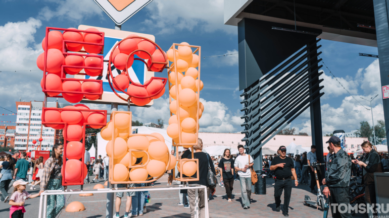 Фоторепортаж: рекордная шаурма и гастро-битвы собрали тысячи томичей на «ЕСТЬ ФЕСТ»