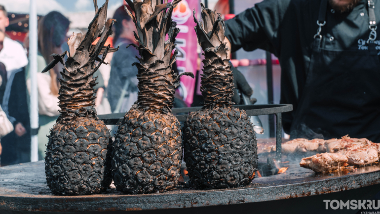Фоторепортаж: рекордная шаурма и гастро-битвы собрали тысячи томичей на «ЕСТЬ ФЕСТ»