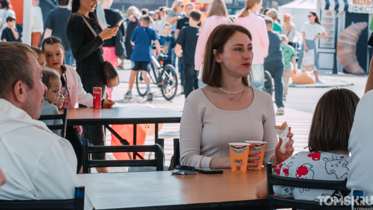 Фоторепортаж: рекордная шаурма и гастро-битвы собрали тысячи томичей на «ЕСТЬ ФЕСТ»