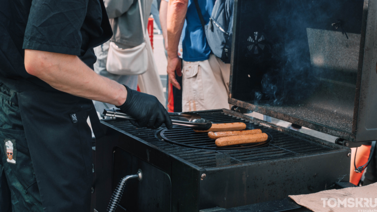 Фоторепортаж: рекордная шаурма и гастро-битвы собрали тысячи томичей на «ЕСТЬ ФЕСТ»