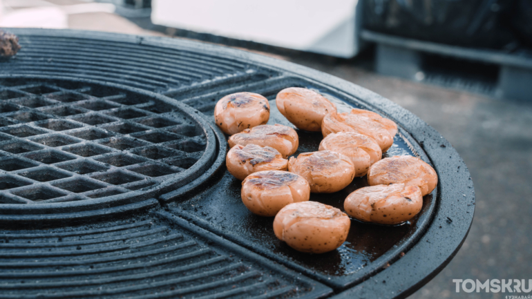 Фоторепортаж: рекордная шаурма и гастро-битвы собрали тысячи томичей на «ЕСТЬ ФЕСТ»