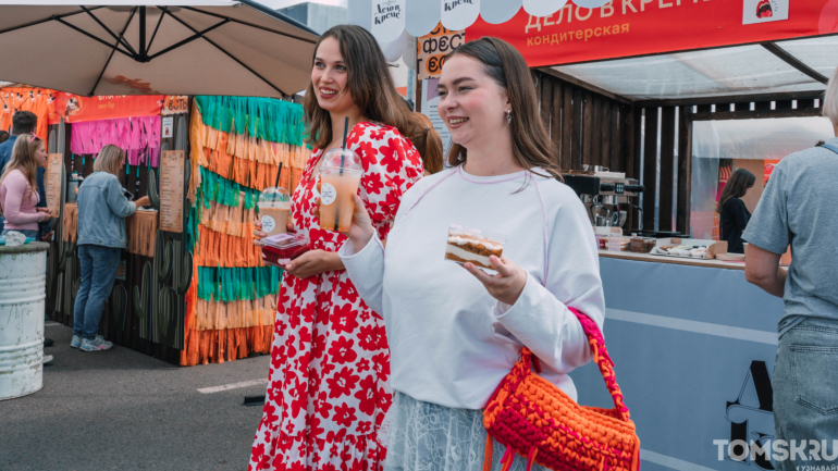 Фоторепортаж: рекордная шаурма и гастро-битвы собрали тысячи томичей на «ЕСТЬ ФЕСТ»