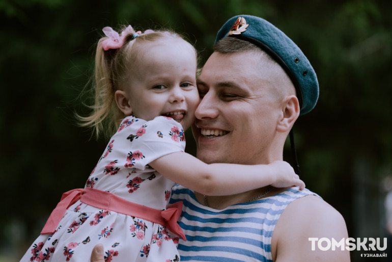 Фоторепортаж: в Томске прошел автопробег ко Дню ВДВ