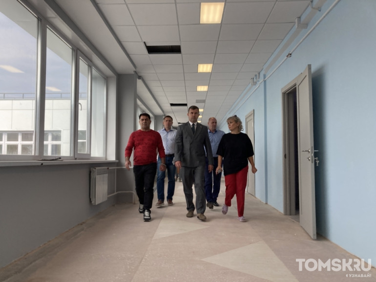 Мэр Дмитрий Махиня оценил готовность трех томских школ к 1 сентября