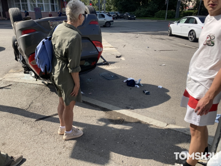 В ДТП на улице Дальне-Ключевской пострадали два человека (обновлено)