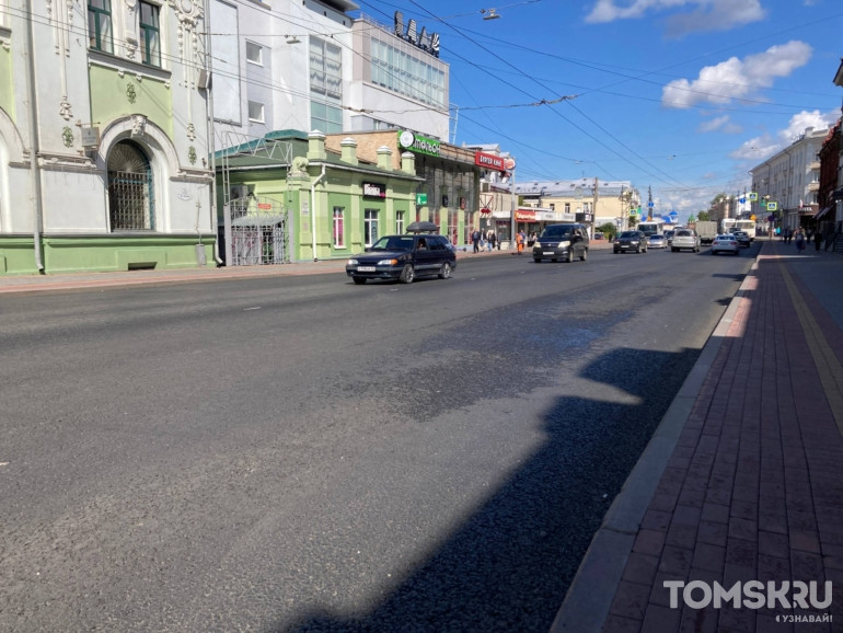 «Вечную лужу» убрали с проспекта Ленина возле «1000 мелочей» в Томске
