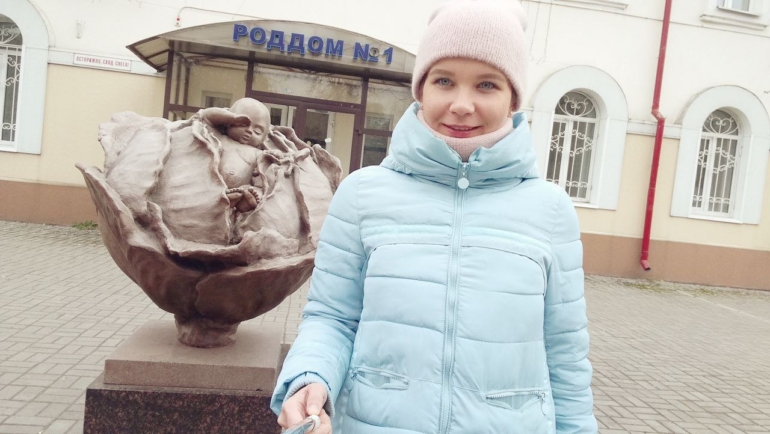В одной руке – микрофон, в другой– подгузник: откровения сибирской мамы-блогера о декрете, юморе и миллионах просмотров