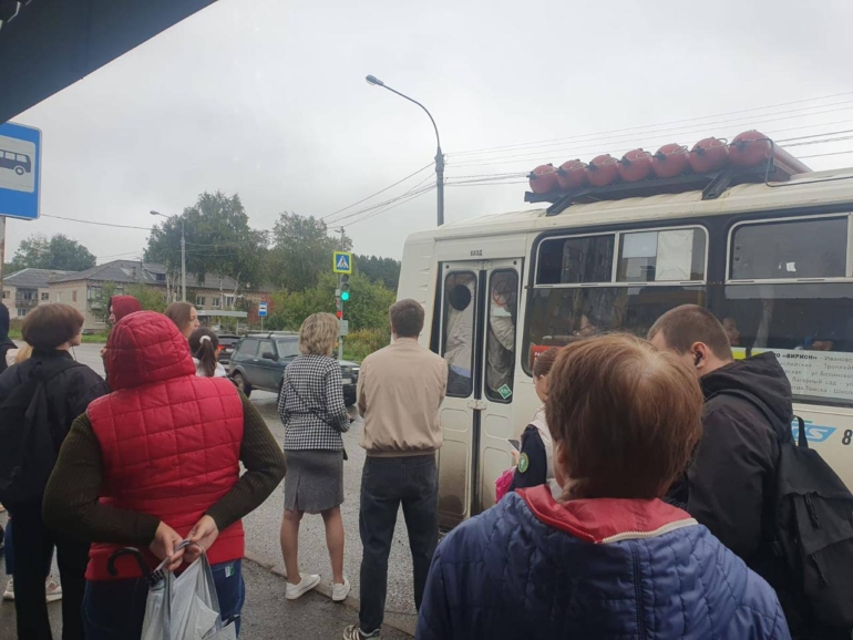 Наплыв студентов стал одной из причин переполненности общественного транспорта в Томске