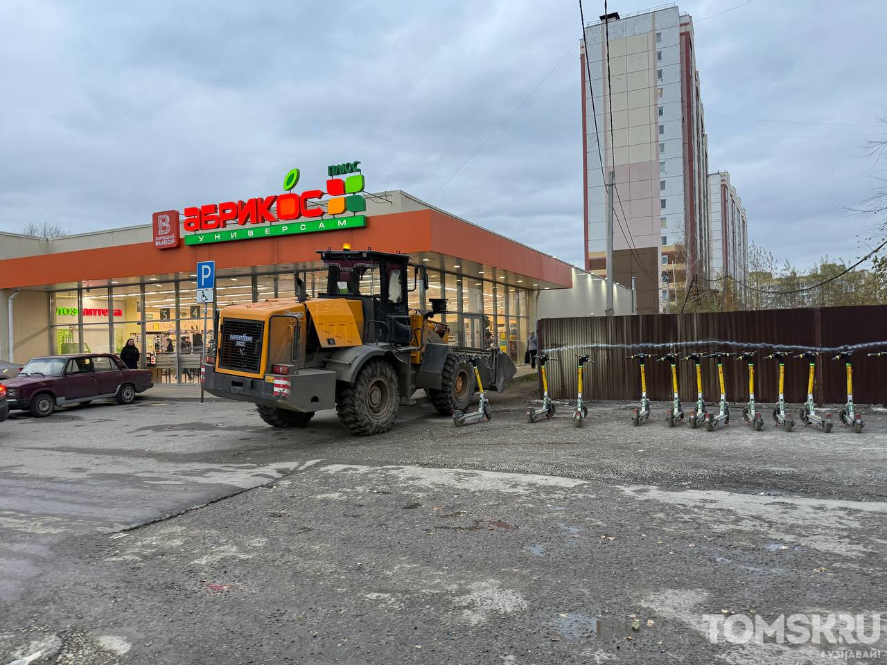 Мастера томской парковки: от стритрейсера до водителя трактора
