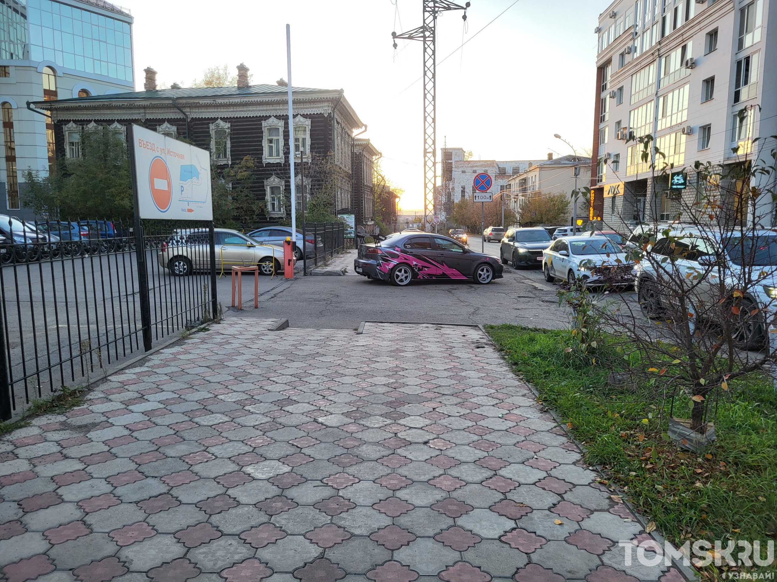 Мастера томской парковки: от стритрейсера до водителя трактора