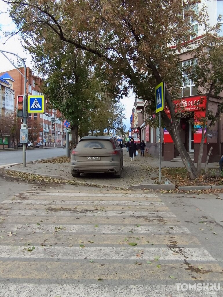 Мастера томской парковки: автобусы без остановок или «зебры» для машин