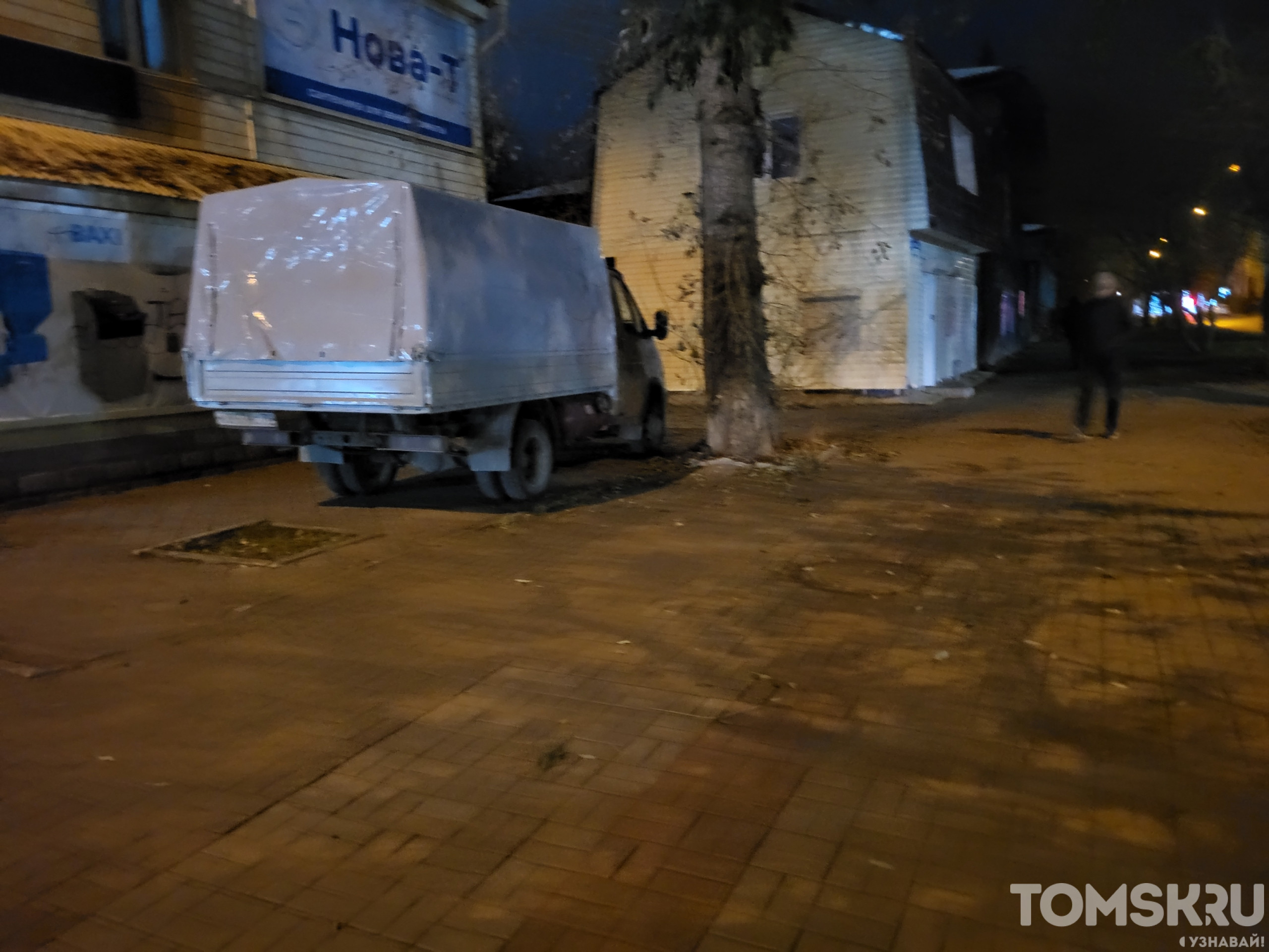 Мастера томской парковки: ночные «Газели» или короли тротуаров