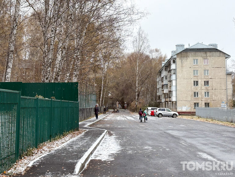 Вице-мэр Томска проверил благоустройство трех территорий в Октябрьском районе