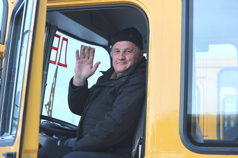 Муниципалитеты Томской области получили 13 новых школьных автобусов