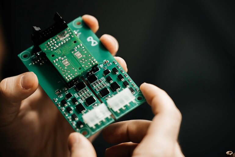 Томские политехники научили энергию солнца и ветра стабилизировать энергосети