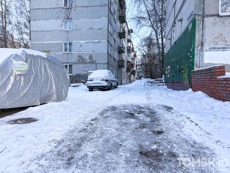 Мэр проверил уборку снега и льда в Ленинском районе Томска