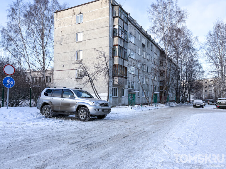 Мэр проверил уборку снега и льда в Ленинском районе Томска