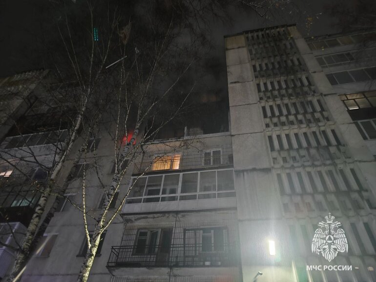 Пожарные эвакуировали 29 человек из томской многоэтажки