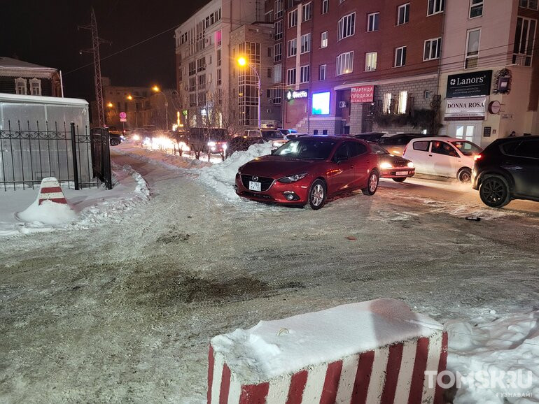 Мастера томской парковки: короли тротуара против всех