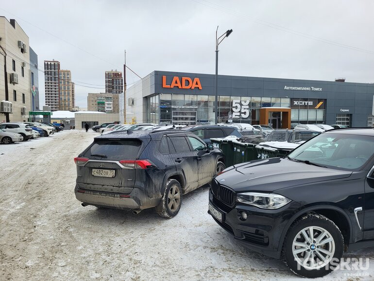 Мастера томской парковки: короли тротуара против всех