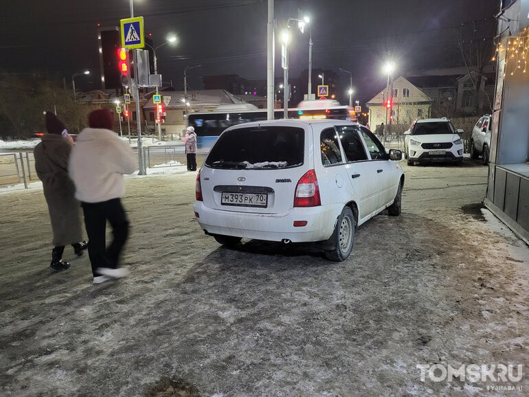 Мастера томской парковки: блокада Герцена или заблокированная тропинка