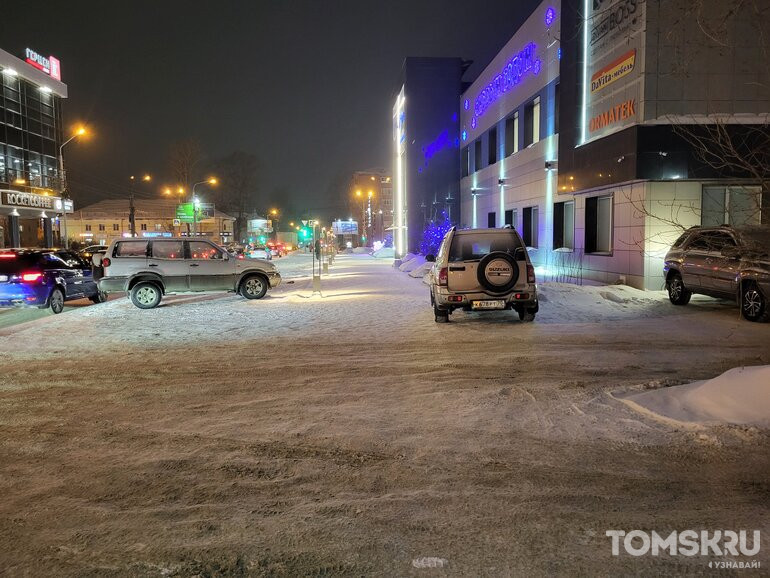 Мастера томской парковки: ранние «подснежники» или памятник героям стоянки
